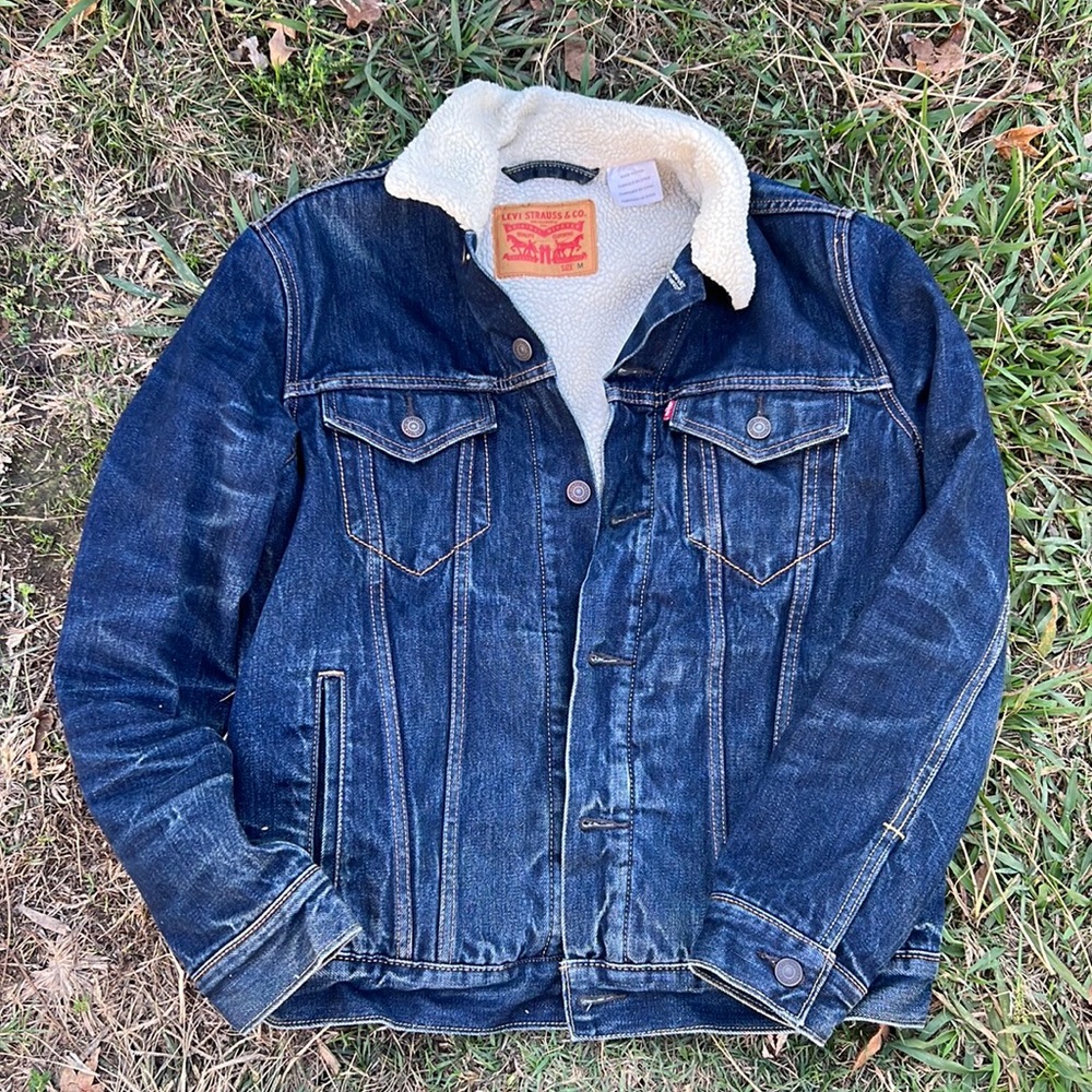 SHERPA JACKET TRUCK STYLE LEVIS BRAND FOR MEN SIZE MEDIUM  TYPE SHERPA DARK